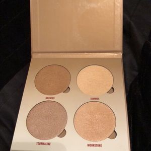 ABH highlighter in sun dipped